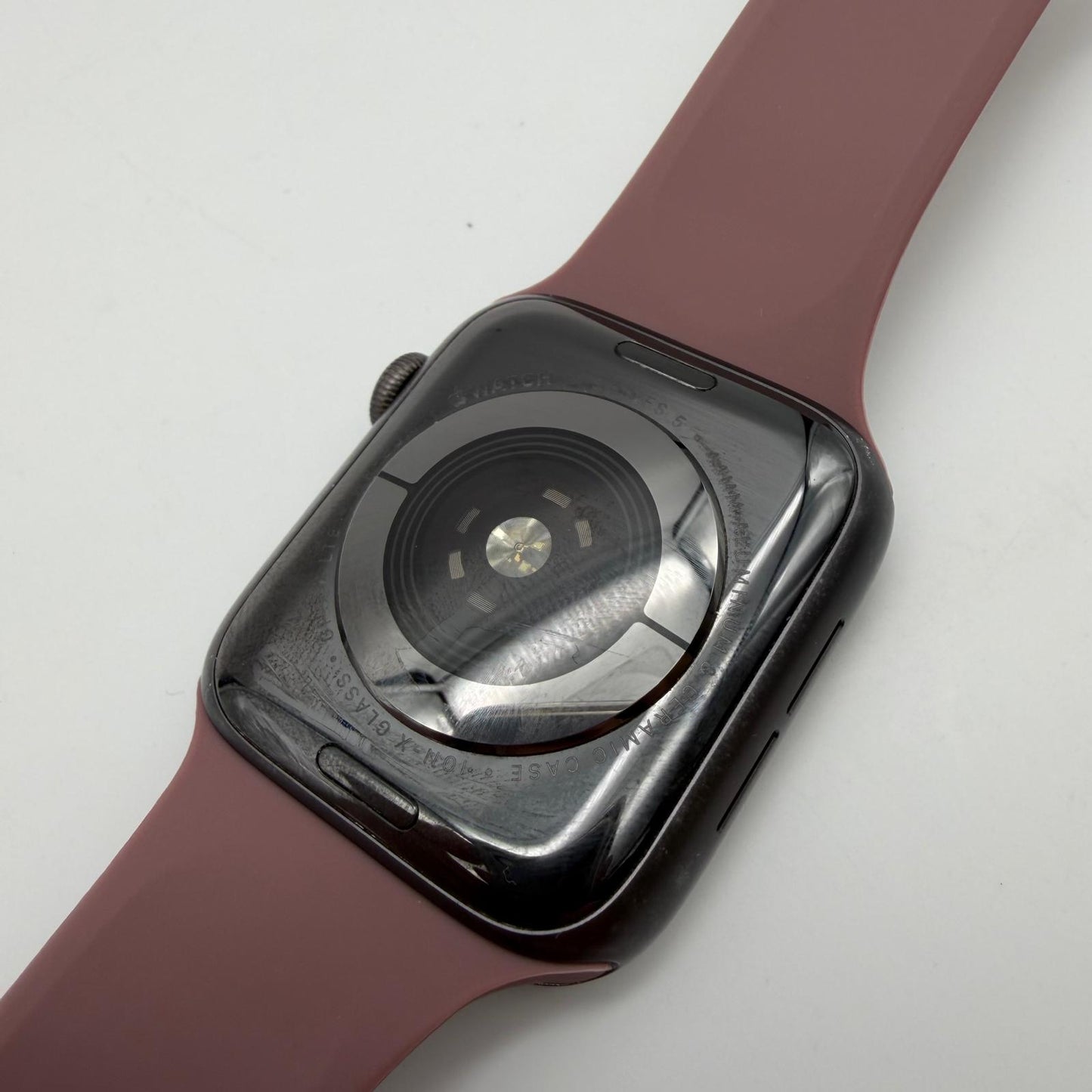 Apple Watch Series 5 44mm GPS + Cellular Aluminum Case