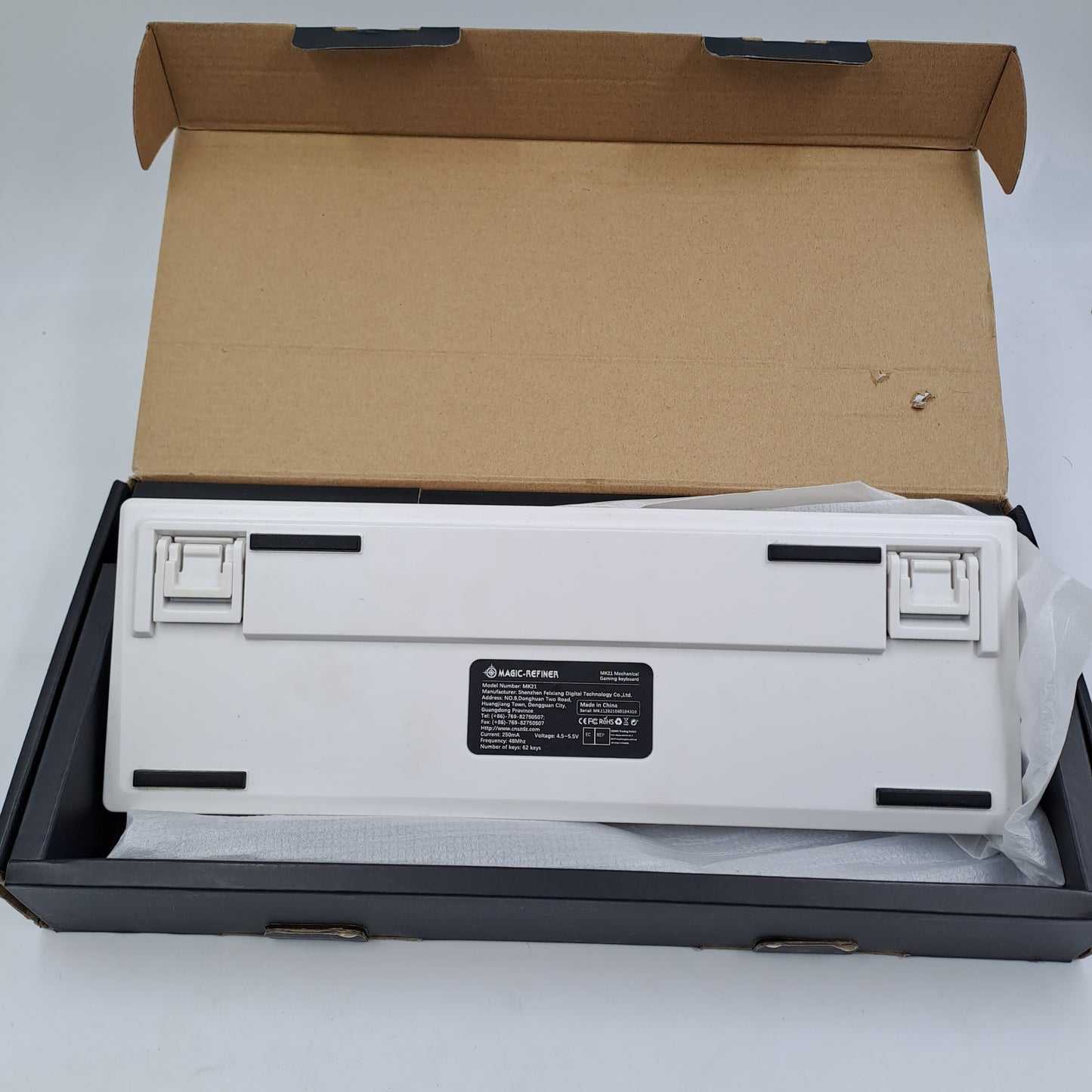 Magic-Refiner MK21: teclado mecánico RGB compacto de 62 teclas
