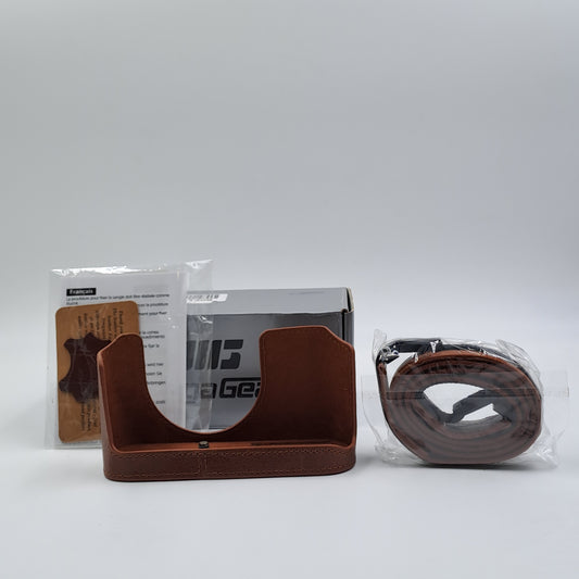 MegaGear Cover in Pelle per Fotocamera con Cinturino – Custodia Protettiva Marrone