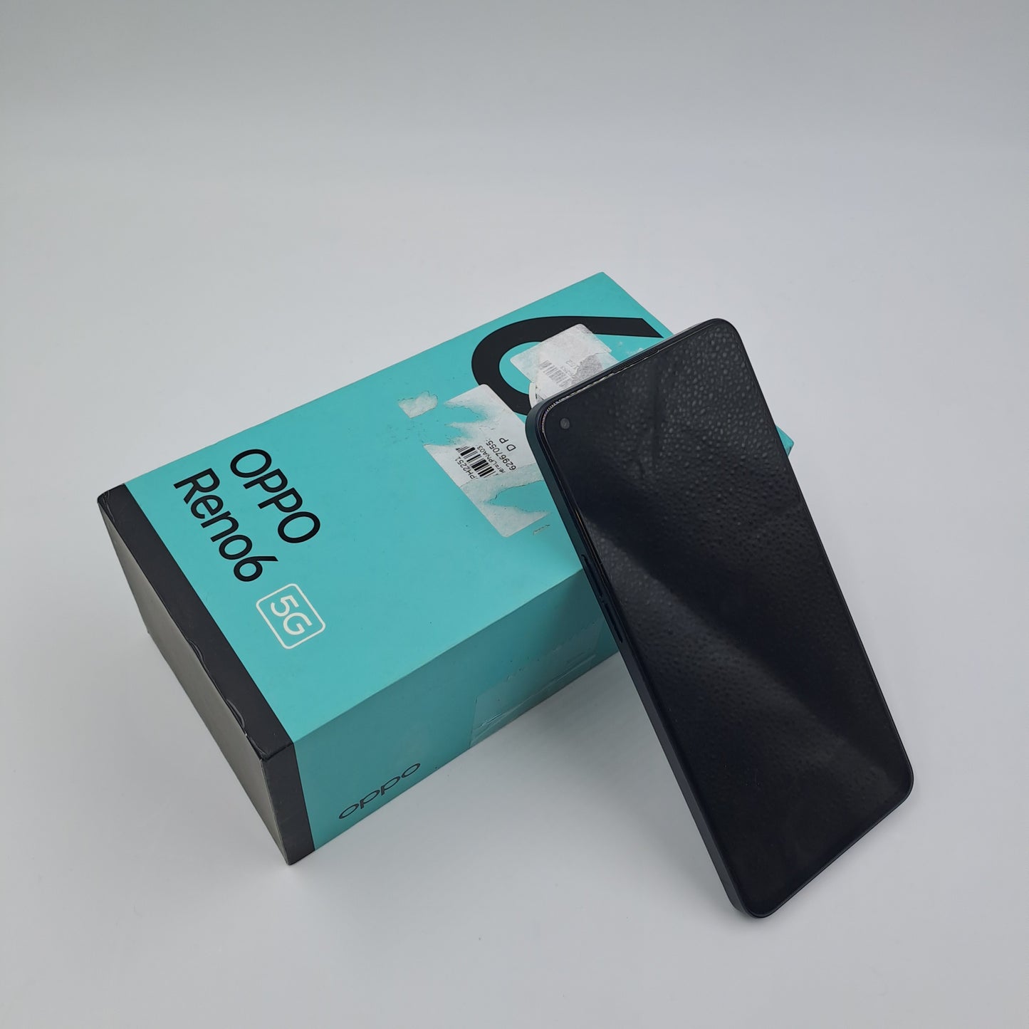 OPPO Reno6 5G – 8GB RAM 128GB Memoria