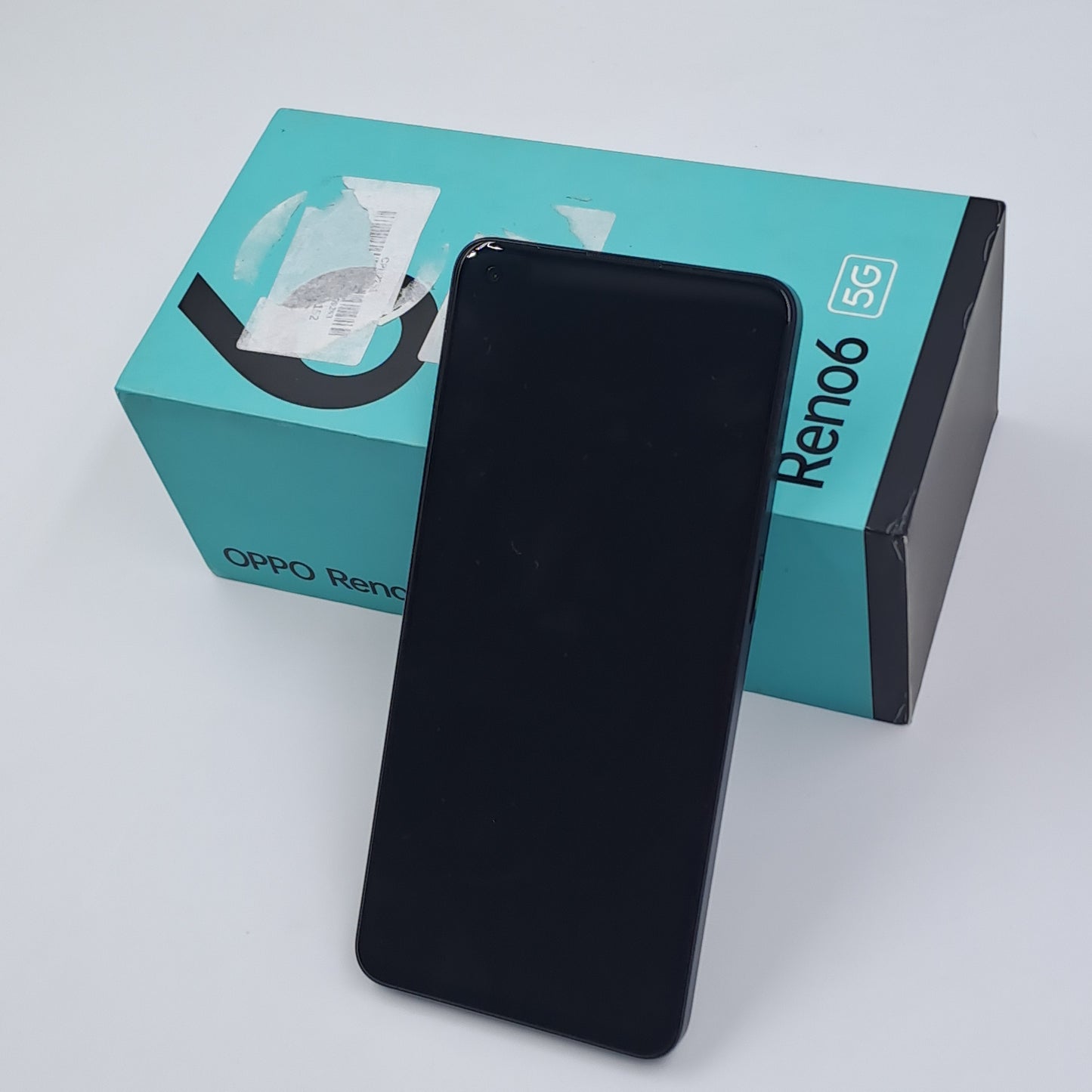 OPPO Reno6 5G – 8GB RAM 128GB Memoria