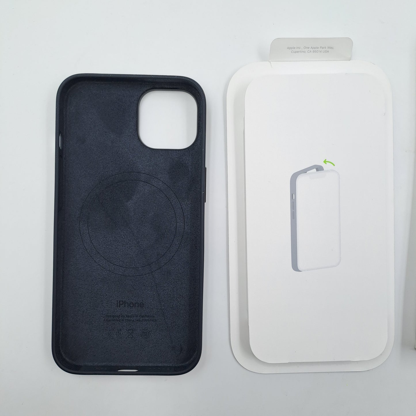 Funda de silicona de Apple para iPhone 14 – Compatible con MagSafe