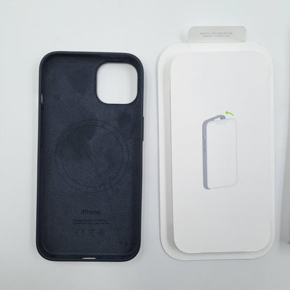 Funda de silicona de Apple para iPhone 14 – Compatible con MagSafe