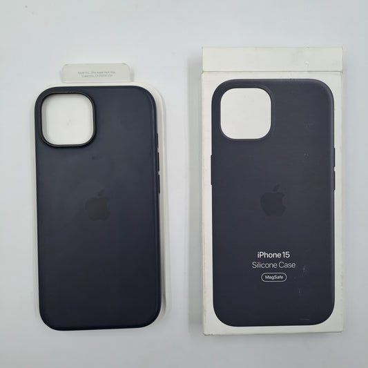 Cover Silicone Apple per iPhone 15 Nero con MagSafe