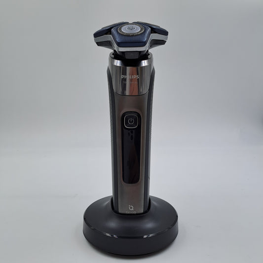 Philips Series 7000 S7887 – SkinIQ Men's Electric Shaver with Charging Base