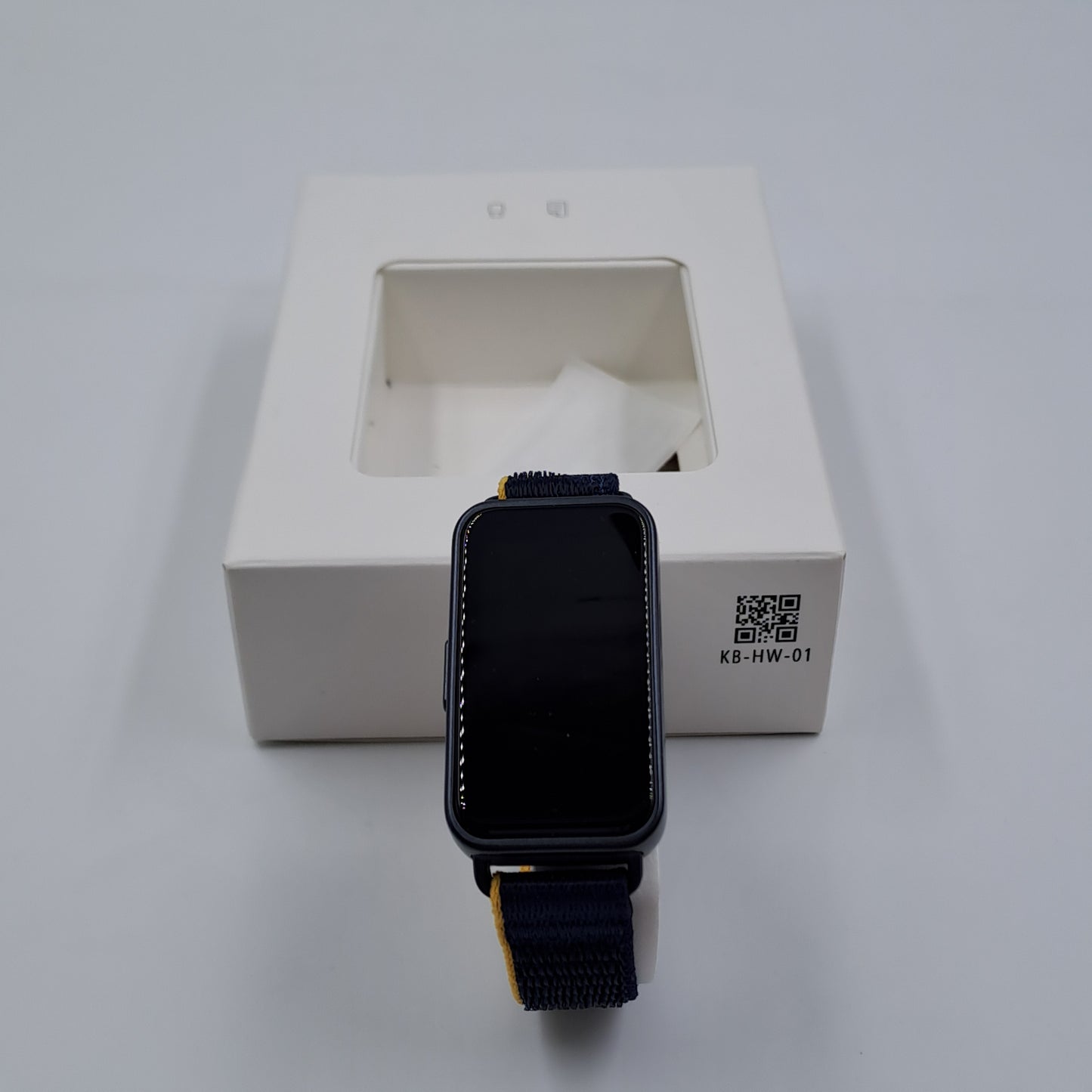 Pulsera inteligente Huawei Band 9 con correa de tela, pantalla AMOLED y seguimiento de la salud