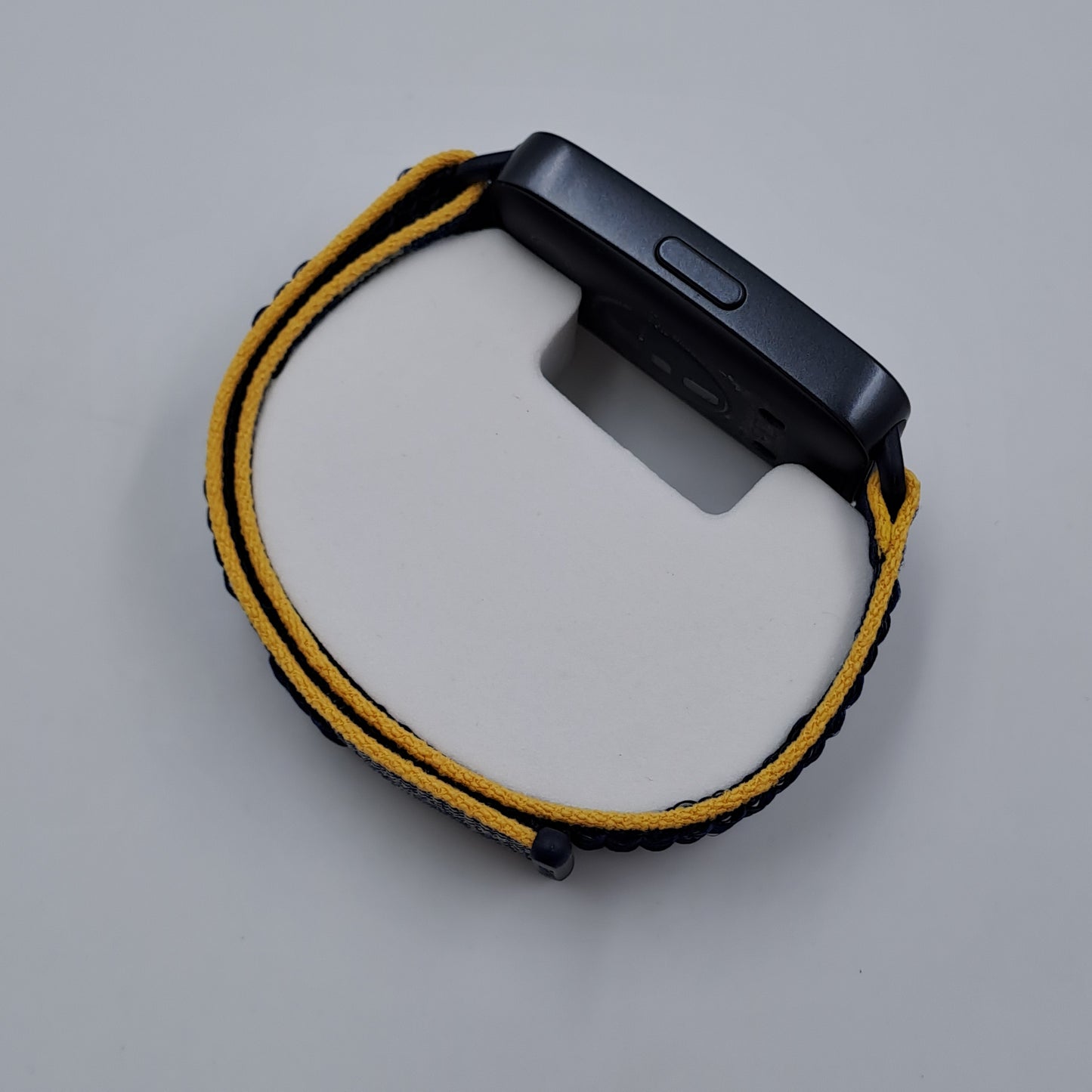 Pulsera inteligente Huawei Band 9 con correa de tela, pantalla AMOLED y seguimiento de la salud