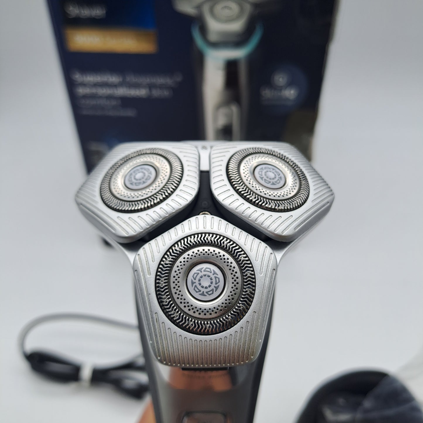 Philips Shaver Series 9000 S9975/54 SkinIQ Rasoio Elettrico Wet & Dry con Custodia e Caricatore