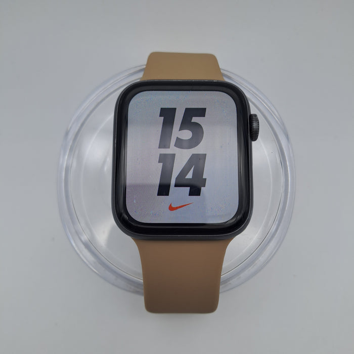 Apple Watch Series 5 44mm GPS + Cellular Aluminum Case