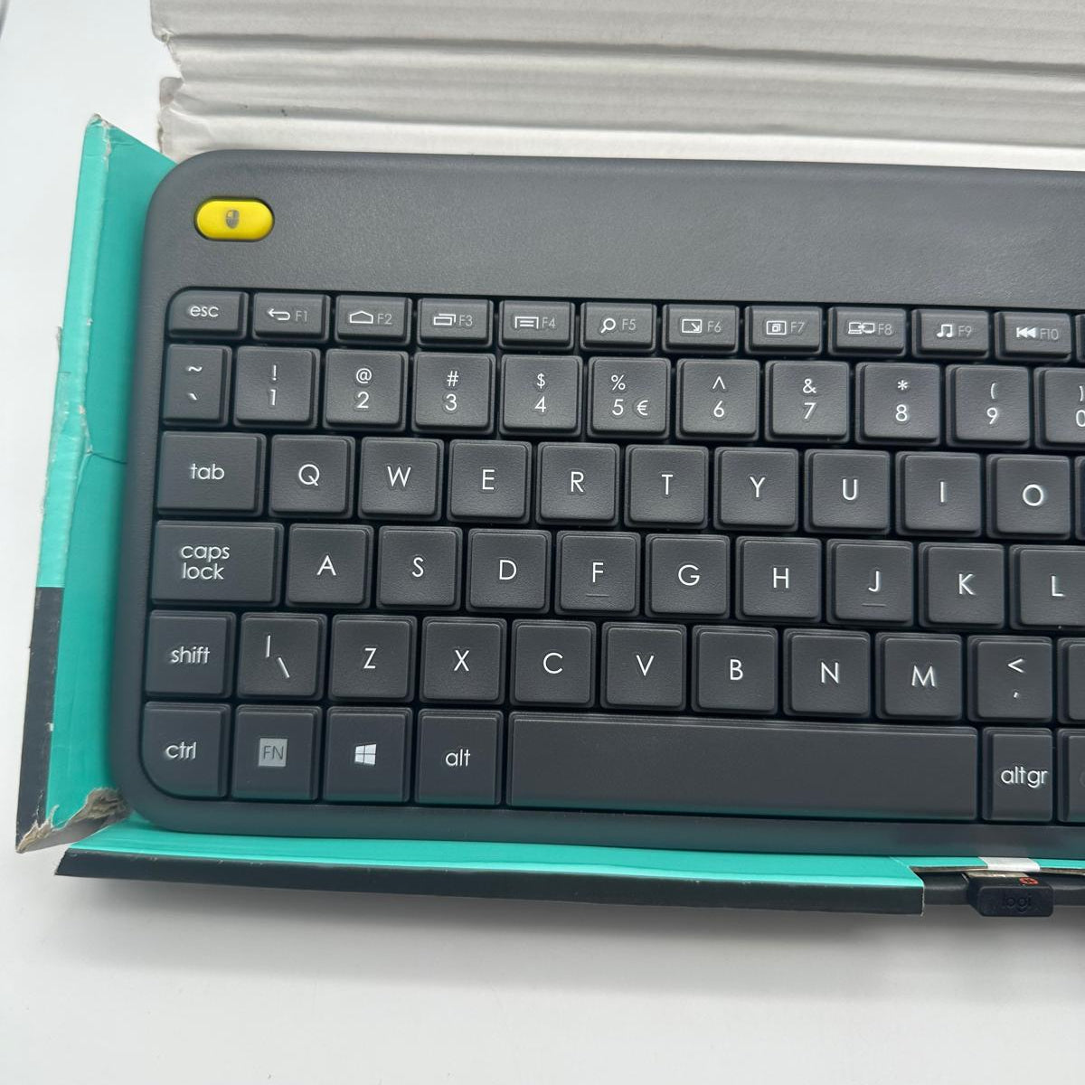 Logitech K400 Plus Tastiera Wireless con Touchpad