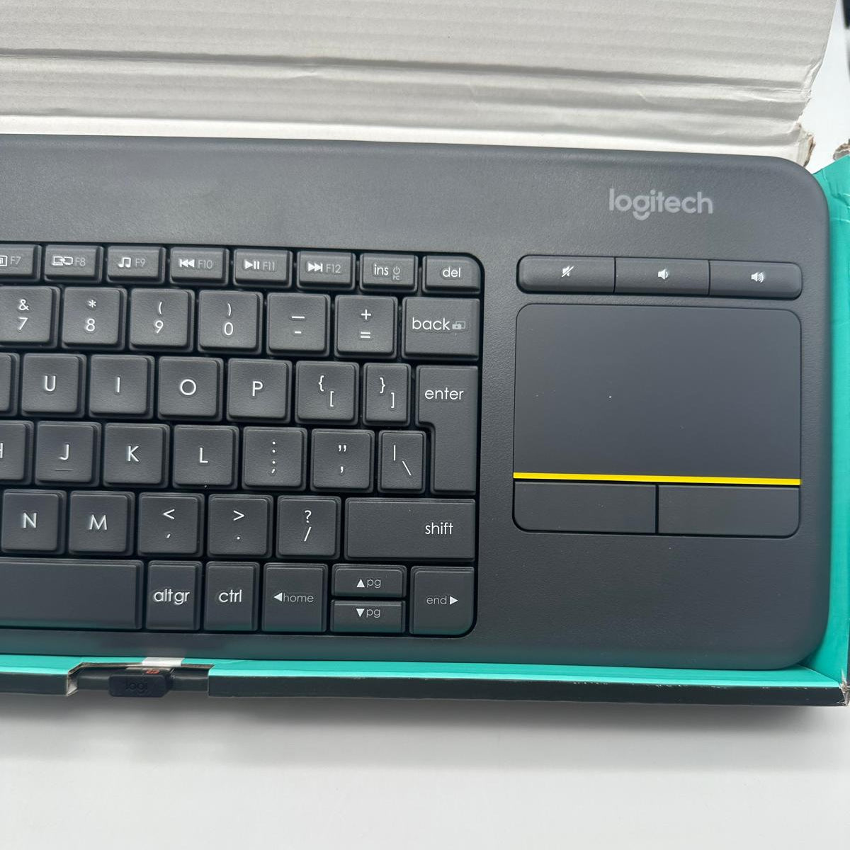 Logitech K400 Plus Tastiera Wireless con Touchpad