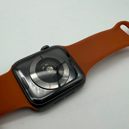 Apple Watch Series 5 44mm GPS + Cellular Aluminum Case