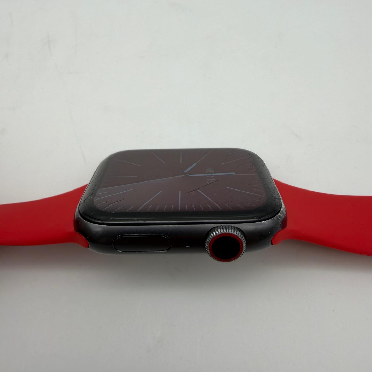 Apple Watch Series 5 44mm GPS+Cellular Aluminum Case