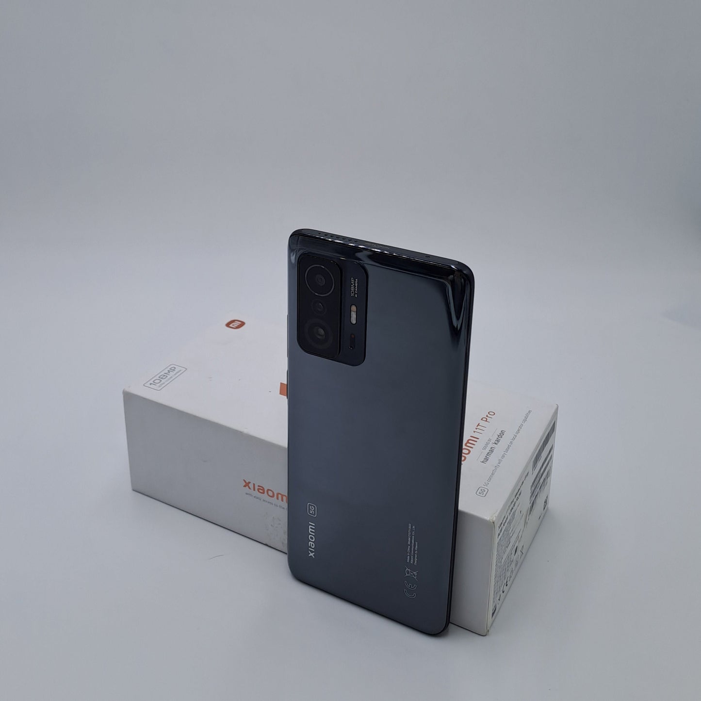 Xiaomi 11T Pro 128Go 8Go RAM 5G Gris Météorite avec boîte et accessoires d'origine