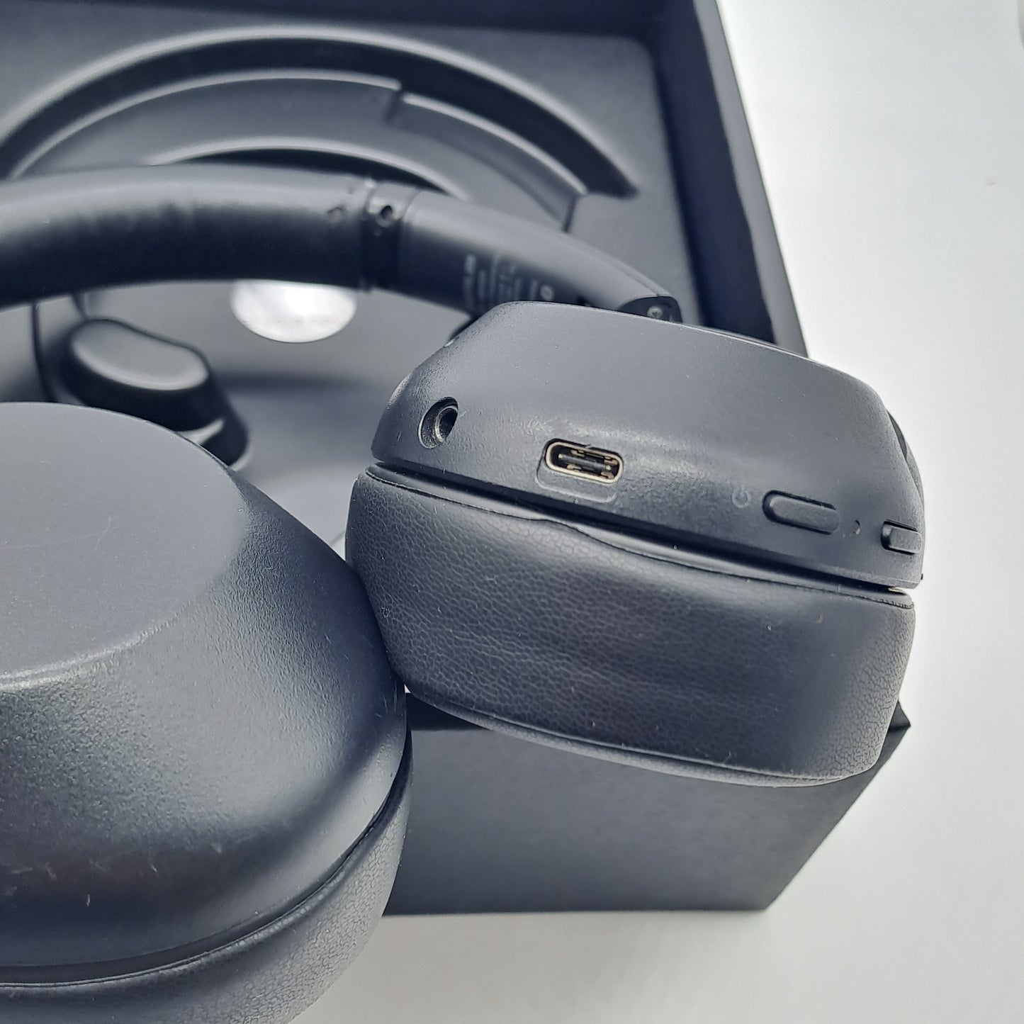 Sony WH-XB900N