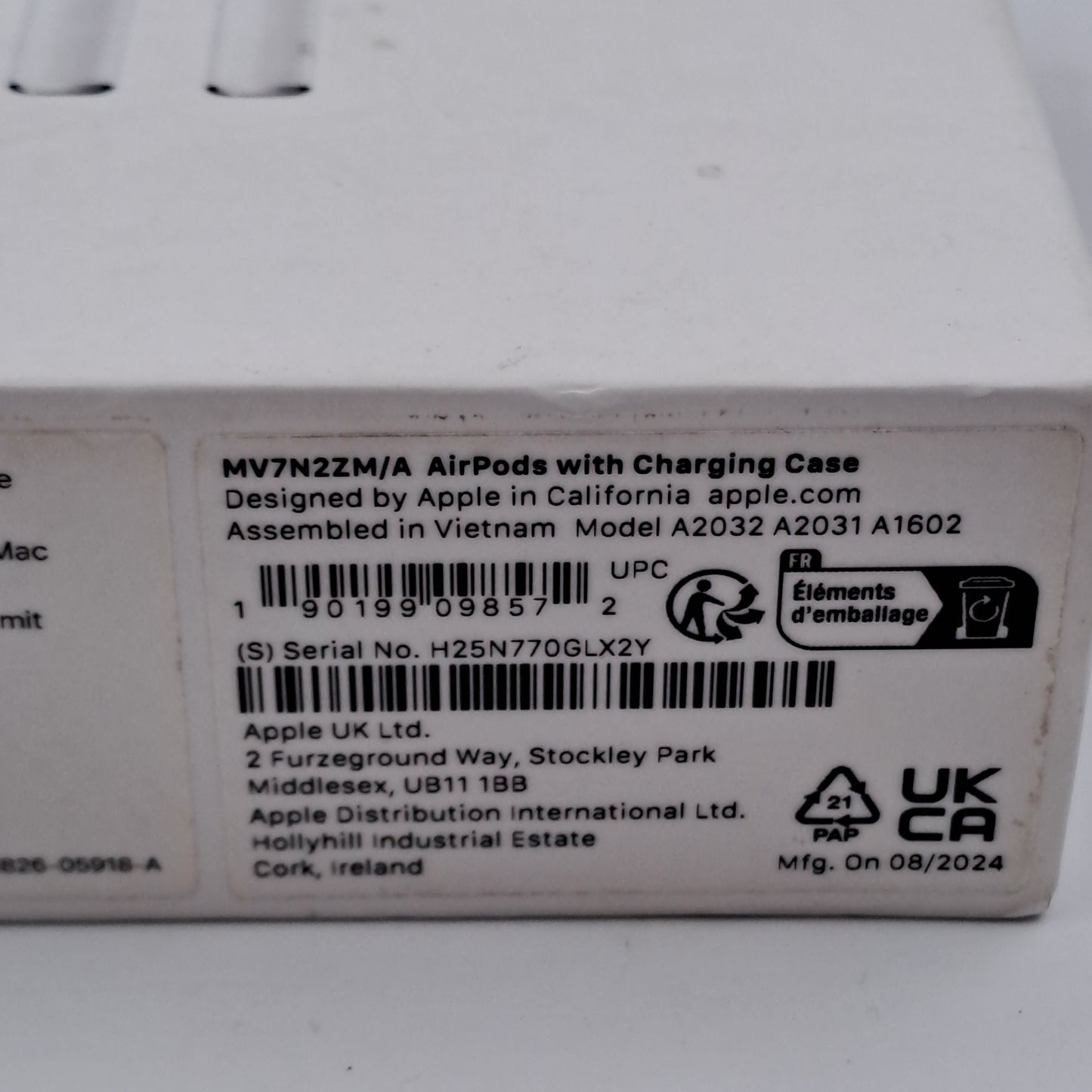 Apple AirPods – Wireless Earphones with Charging Case