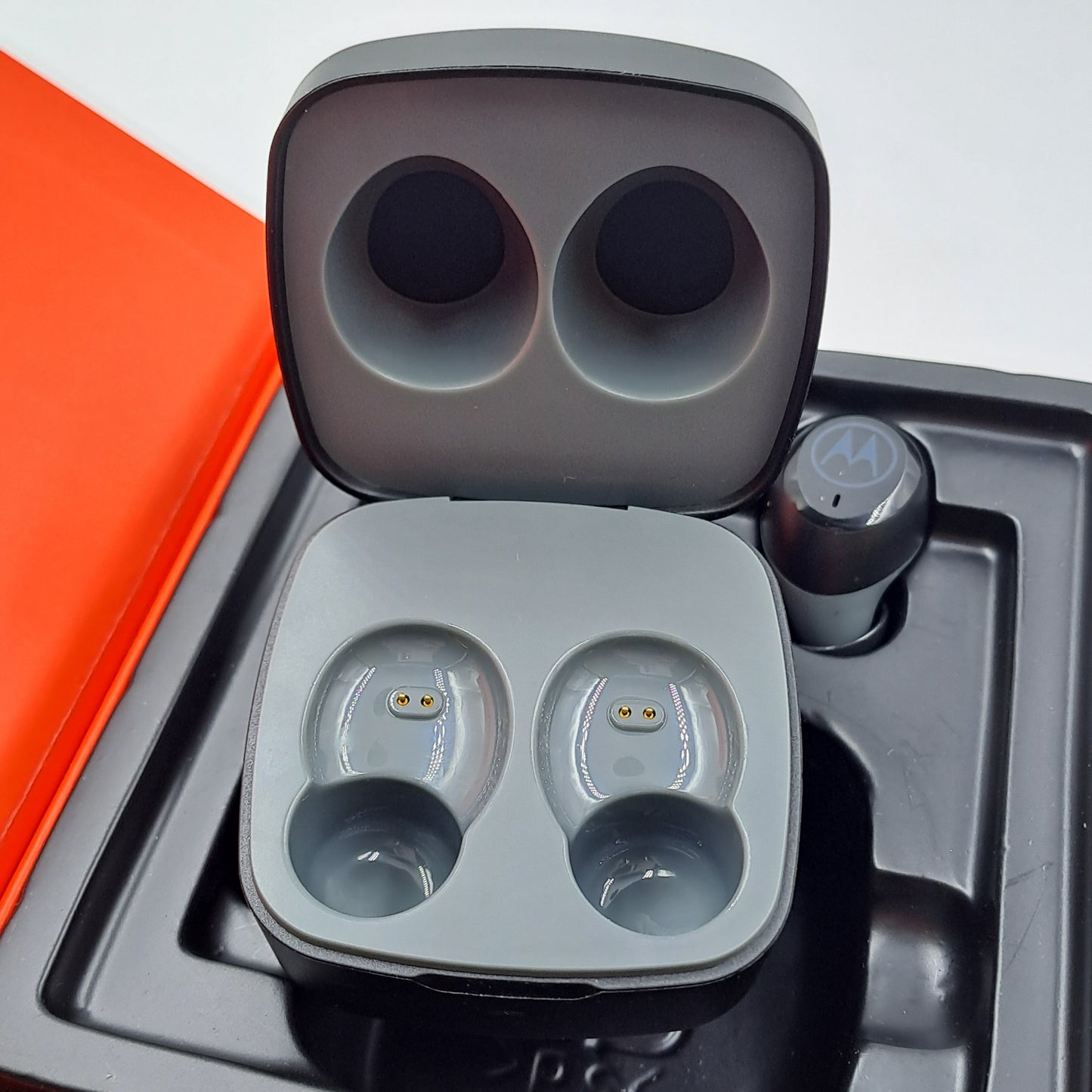 Motorola Verve Buds 100