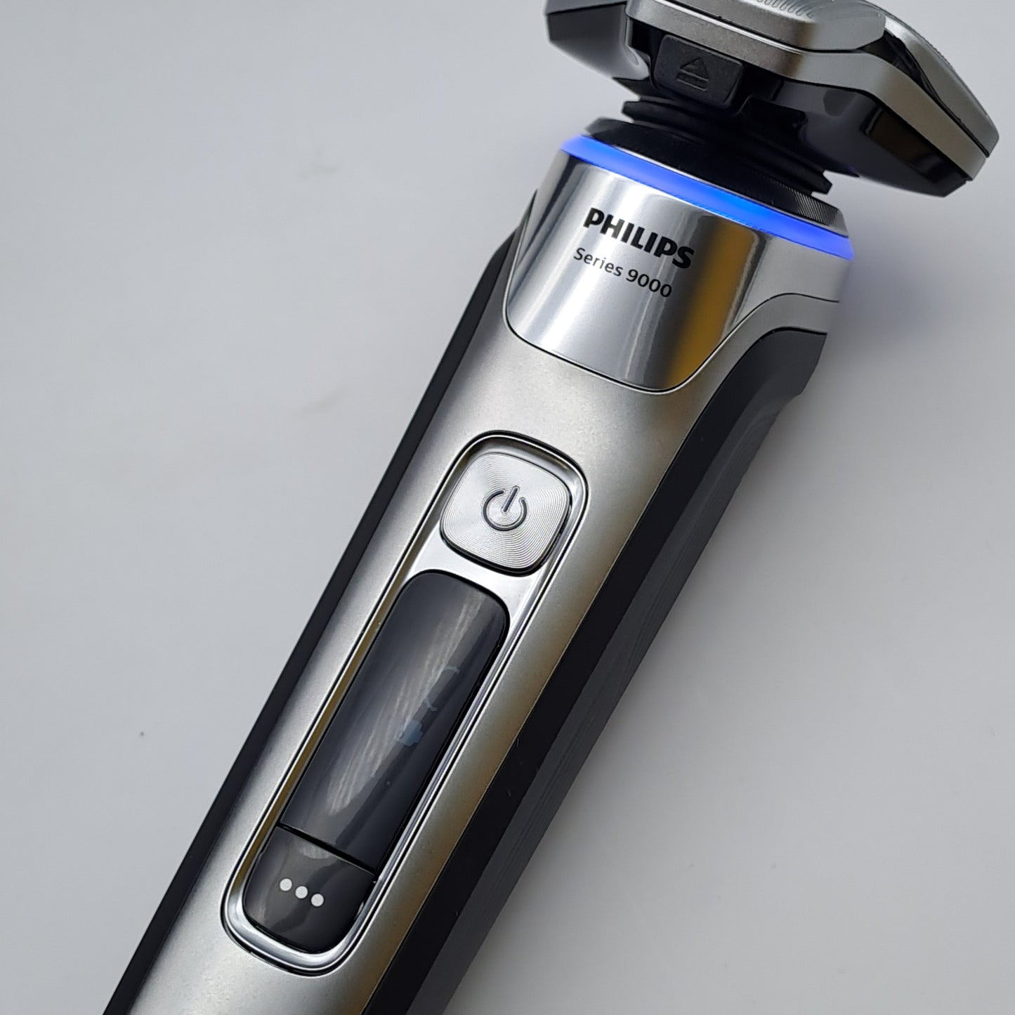 Philips Shaver Series 9000 S9975/54 SkinIQ Rasoio Elettrico Wet & Dry con Custodia e Caricatore