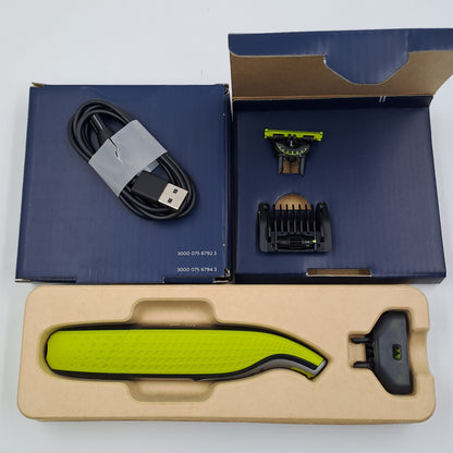 Philips OneBlade  – Rasoio Elettrico 3-in-1 Rifinisce, Regola e Rade