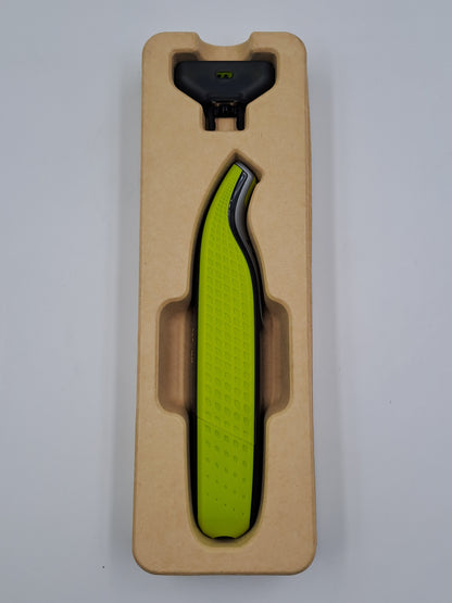 Philips OneBlade  – Rasoio Elettrico 3-in-1 Rifinisce, Regola e Rade