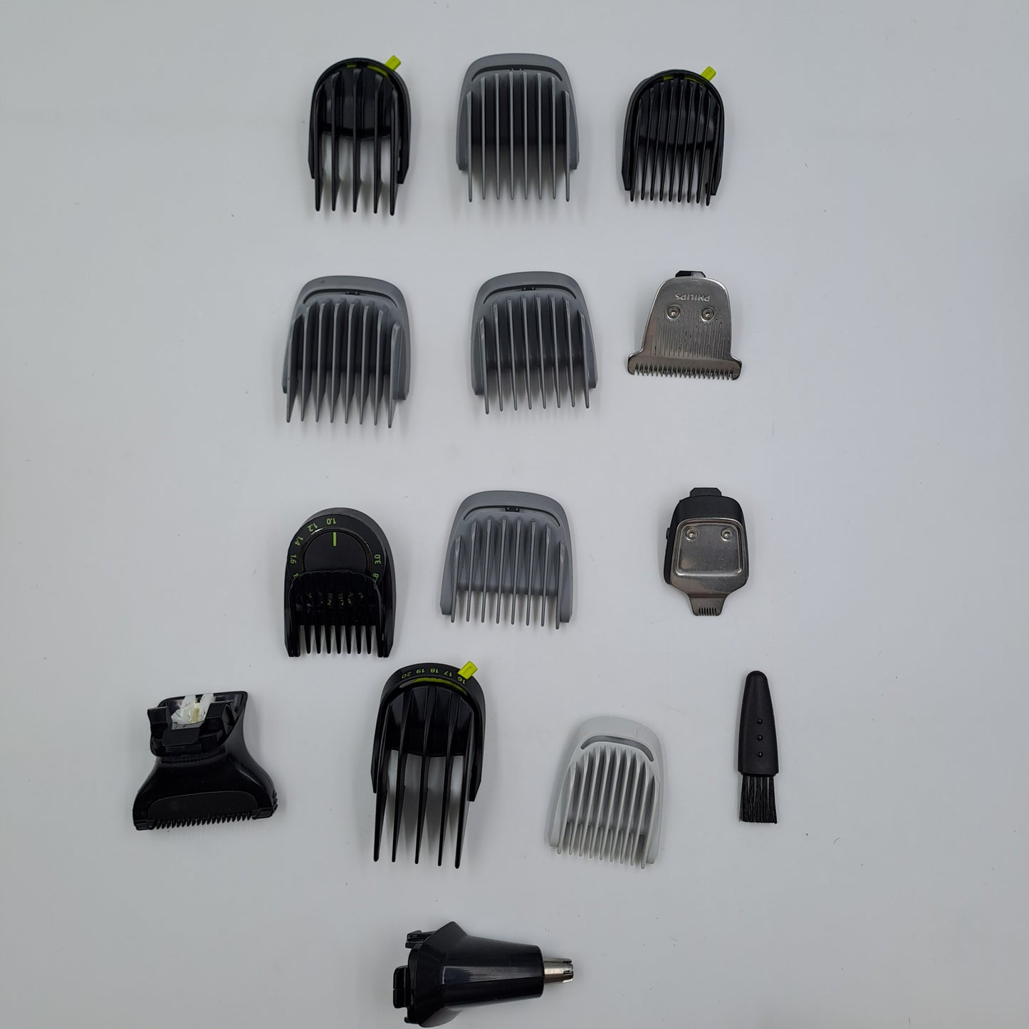 Philips Recortadora todo en uno Serie 7000 Multigroom 15 en 1 Wet & Dry