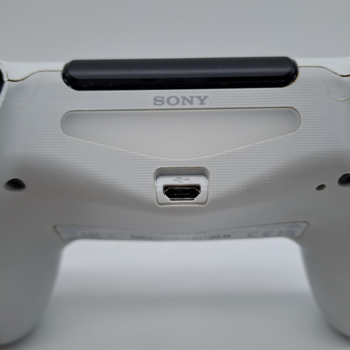 Sony PlayStation 4 DualShock 4 V2 – Glacier White