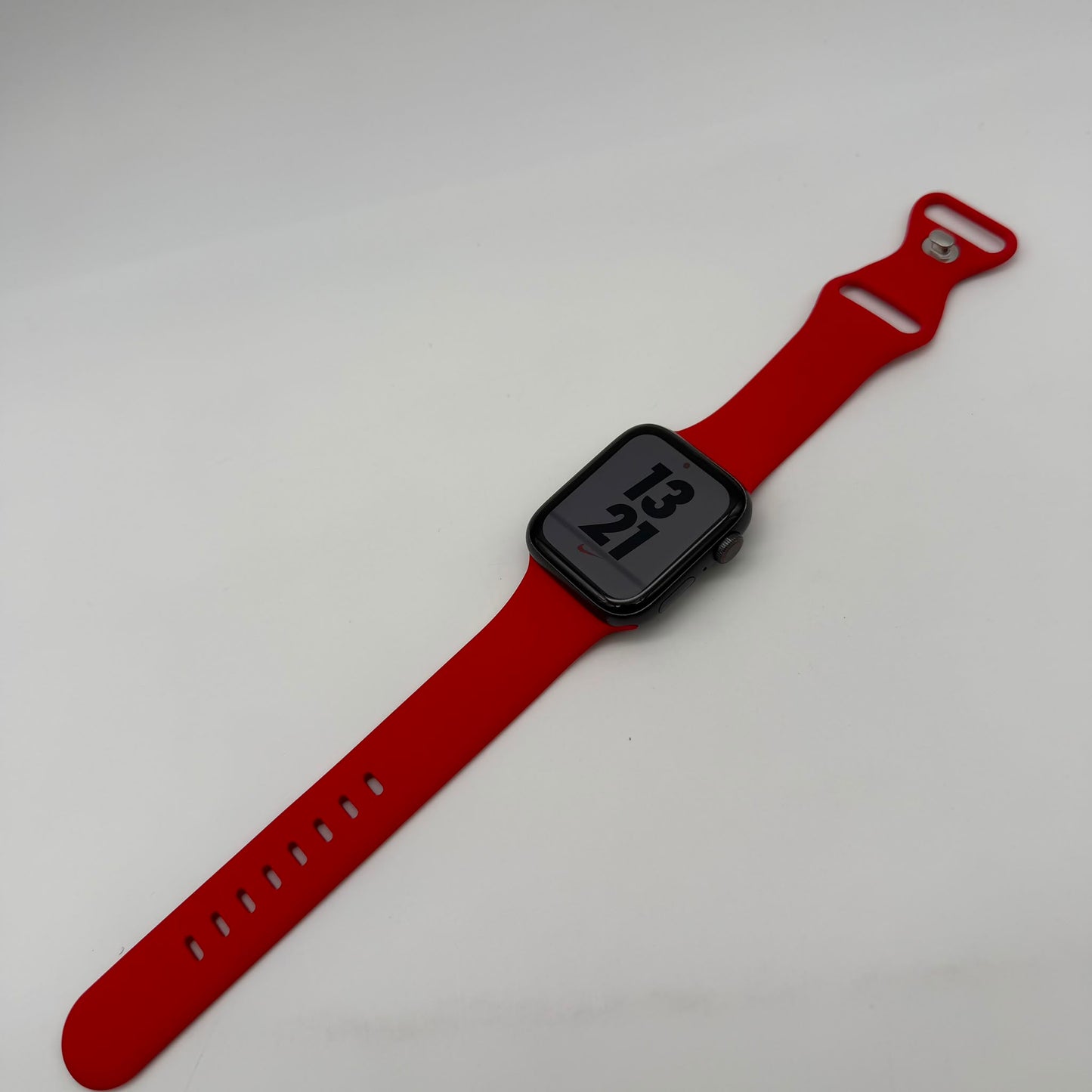 Apple Watch Series 5 44mm GPS+Cellular Aluminum Case