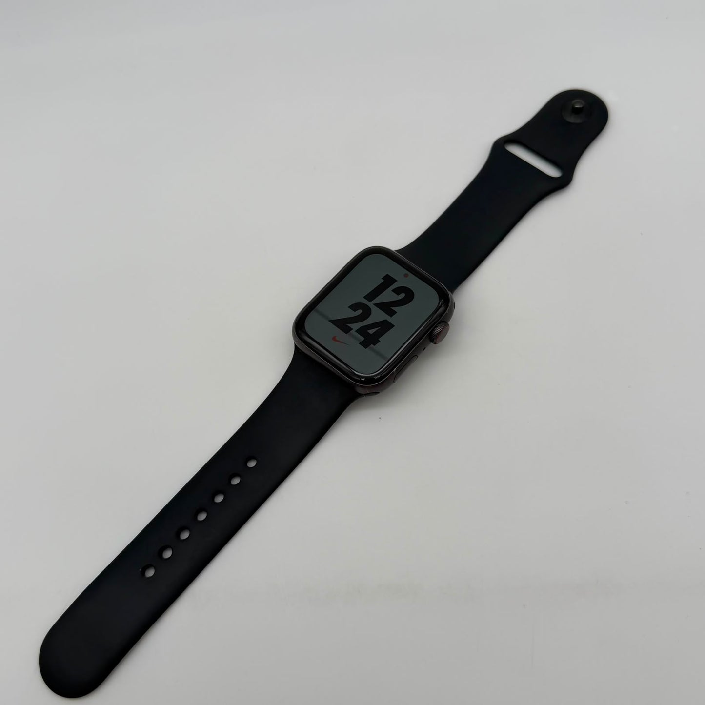 Apple Watch Series 5 44mm GPS + Cellular Aluminum Case