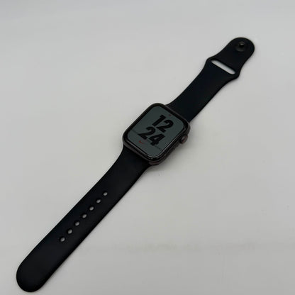 Apple Watch Series 5 44mm GPS + Cellular Aluminum Case