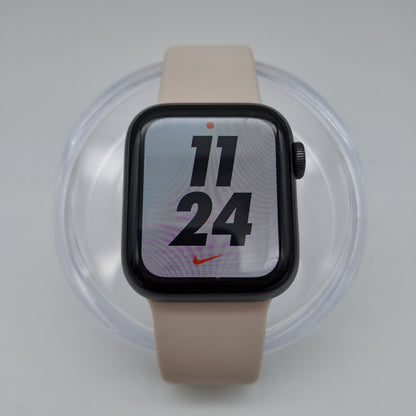 Apple Watch Series 5 Nike 40mm GPS Aluminum Case