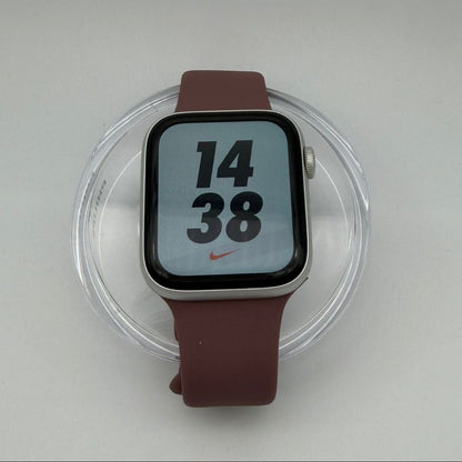 Apple Watch Series 5 Nike 44mm GPS Aluminum Case