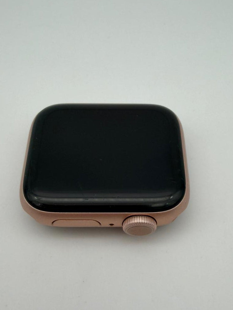Apple Watch Series 6 40mm GPS Aluminum Case