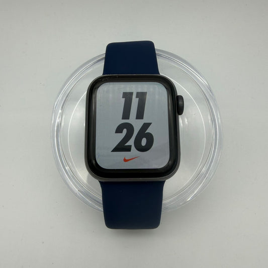Apple Watch Series 5 Nike 40mm GPS + Cellular Aluminum Case
