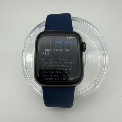 Apple Watch Series 5 Nike 40mm GPS + Cellular Aluminum Case