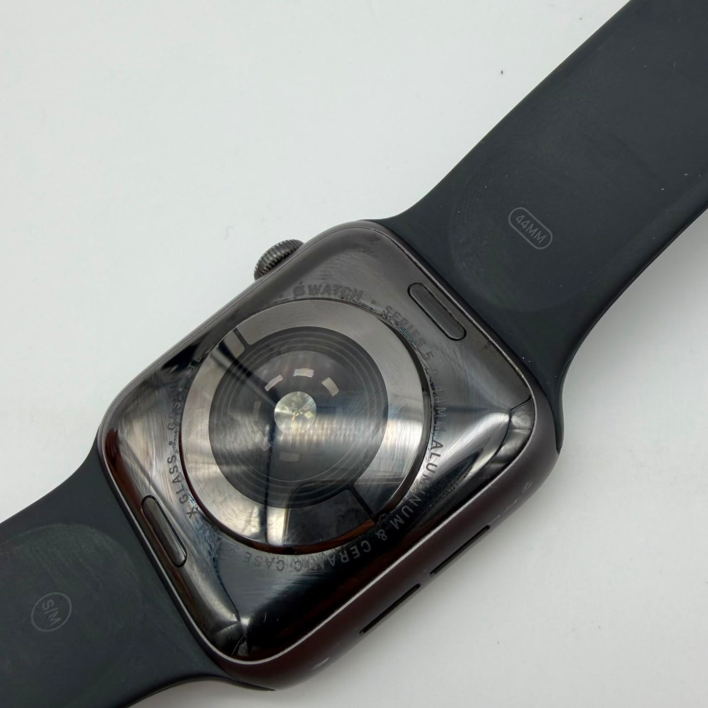 Apple Watch Series 5 44mm GPS + Cellular Aluminum Case